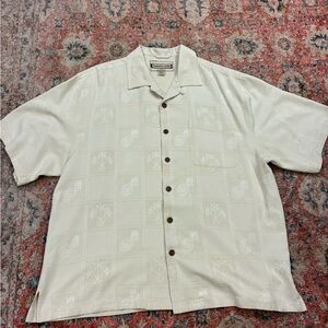 Jamaica Jaxx Men’s Cream Short-Sleeve Camp Shirt with Subtle Pineapple Jacquard